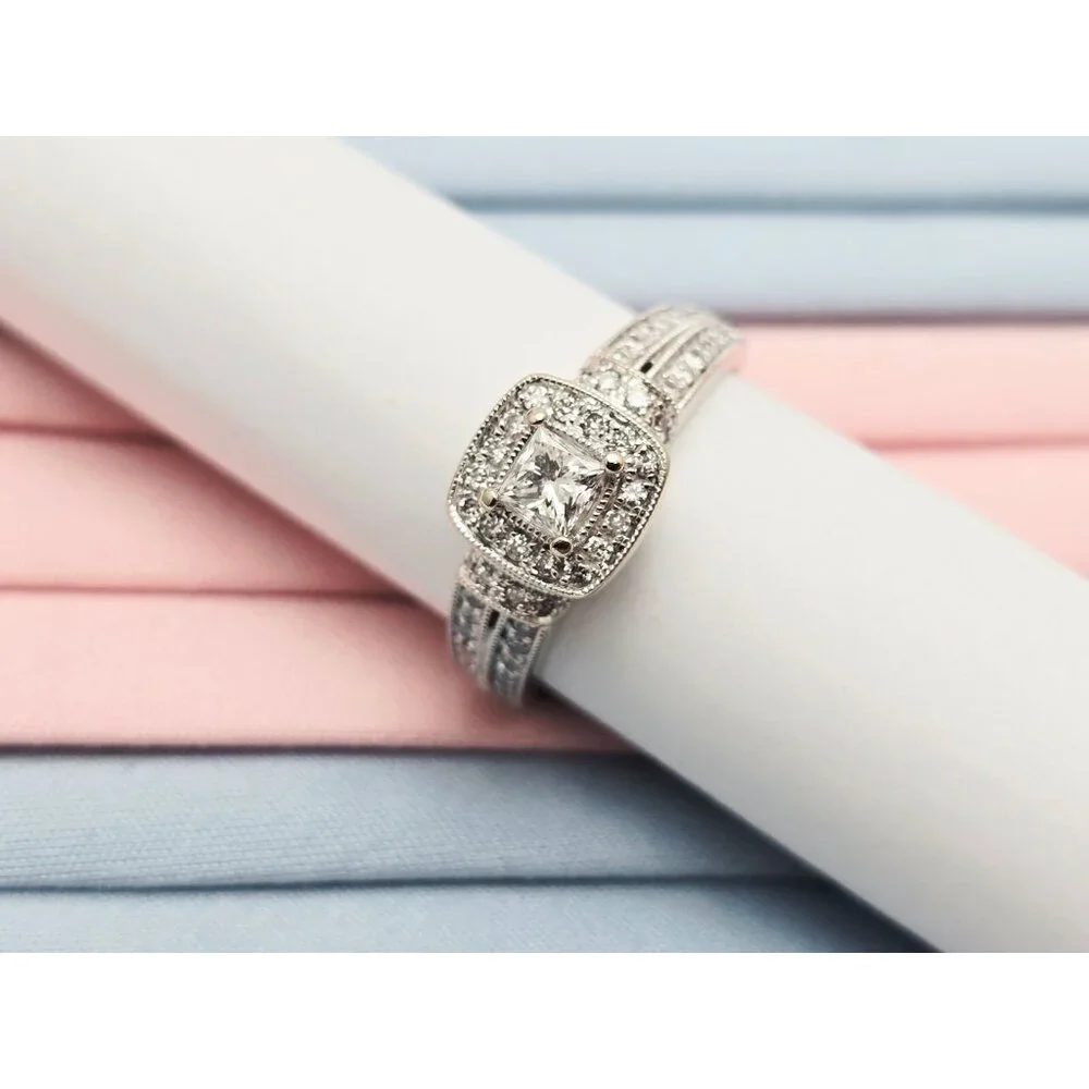Elegant 14K Karat Solid White Gold Ladies Diamond Halo Engagement Ring Size 9.75